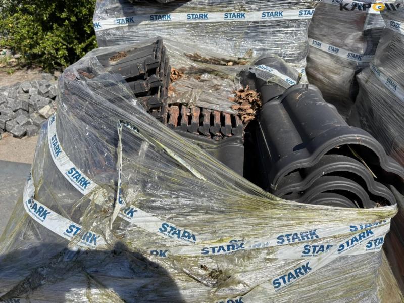 Granite flat-bottomed roof tiles 9