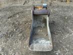 Excavator bucket with Hydrema hitch 2