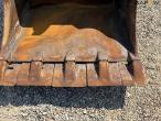 Excavator bucket with teeth 15