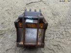Excavator bucket with teeth 5