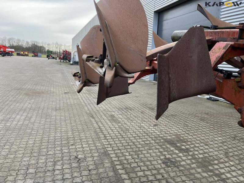 Gregoire-Besson 8 furrow reversible plough 24