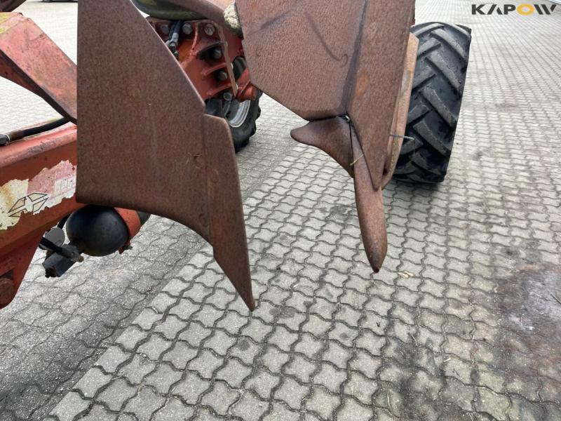 Gregoire-Besson 8 furrow reversible plough 31