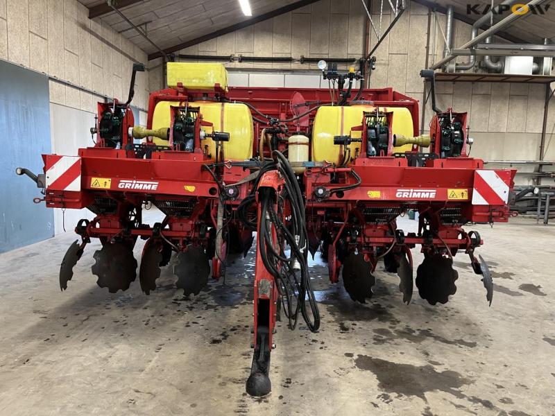 Grimme GL860 compact 8 row potato planter 2