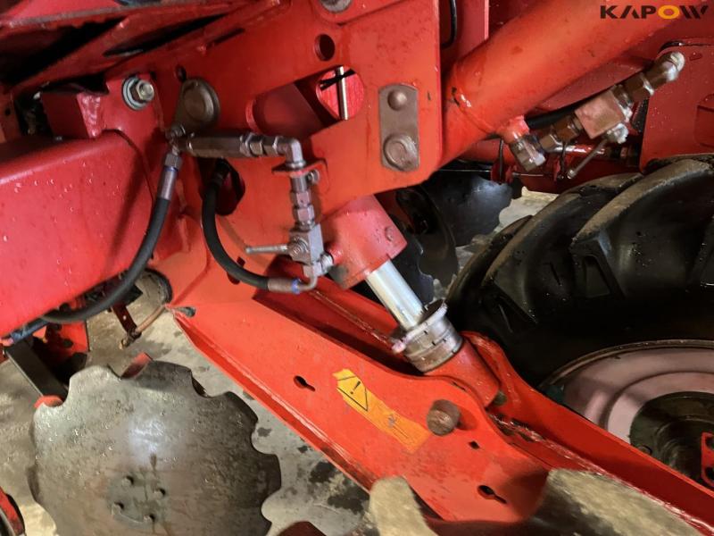 Grimme GL860 compact 8 row potato planter 10