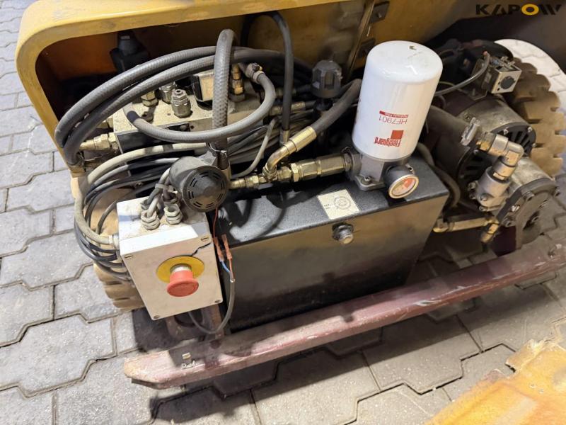 Grove manlift toucan 860 lift 28