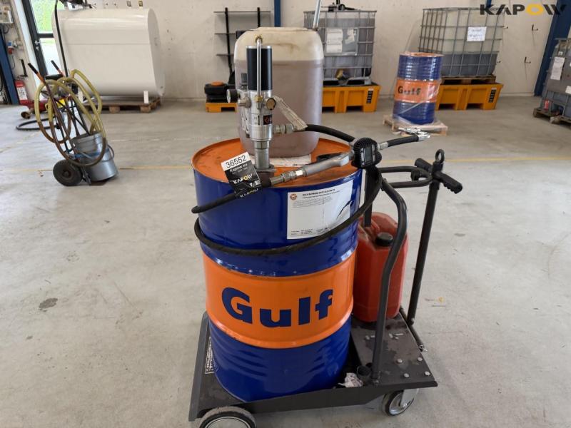Gulf 15W-40 engine oil with pump and cart 9