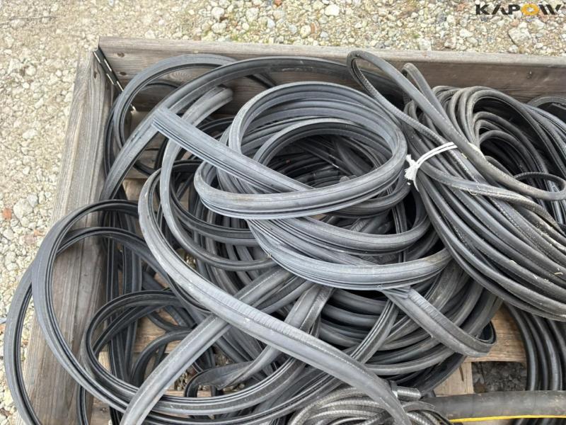 Rubber strips and radiator hoses 4