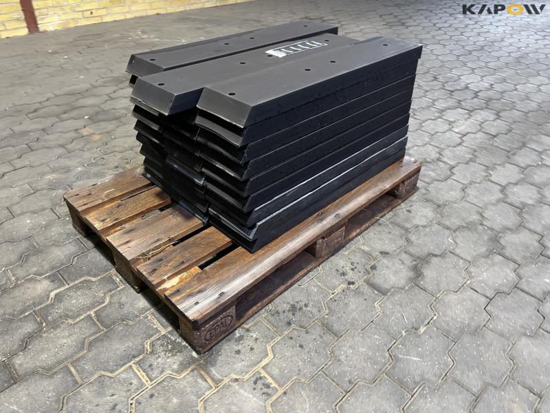 Rubber blades for snow plows 3