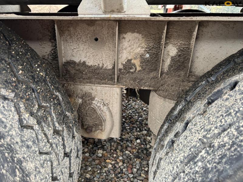 Slurry trailer 40 m3 29