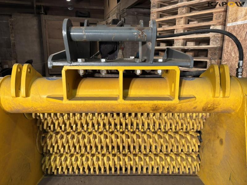 Gyro-Star 4-120HE grading bucket 20