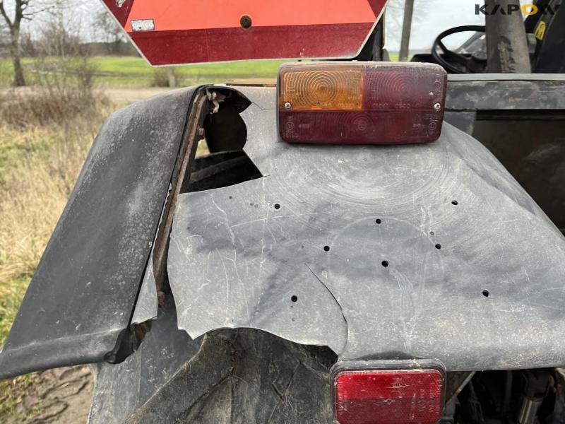 Hürlimann H-4105 front loader tractor  29