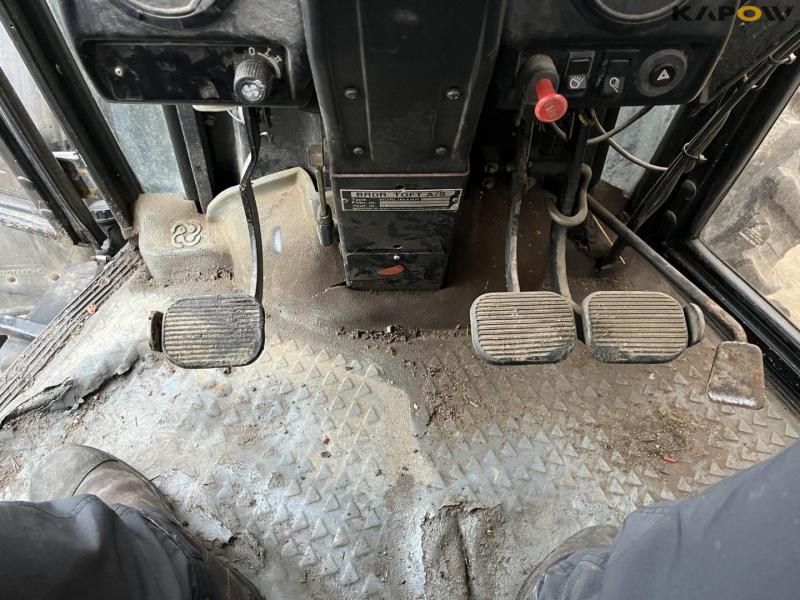 Hürlimann H-4105 front loader tractor  43