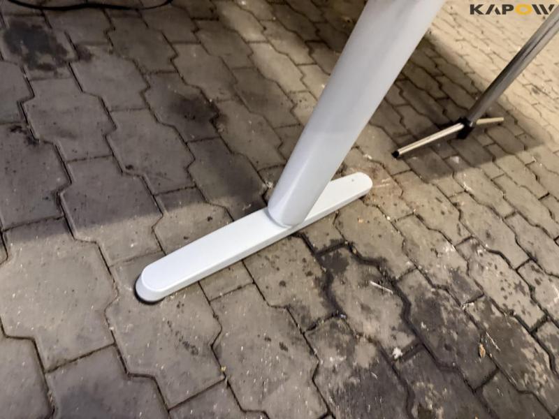 Raise/lower table + desk 13