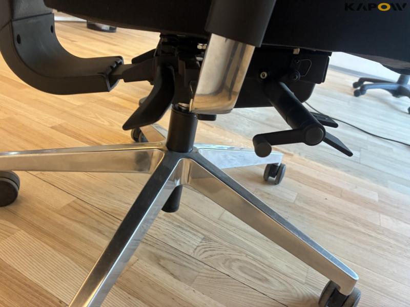 Raise and lower table with chair and equipment 25