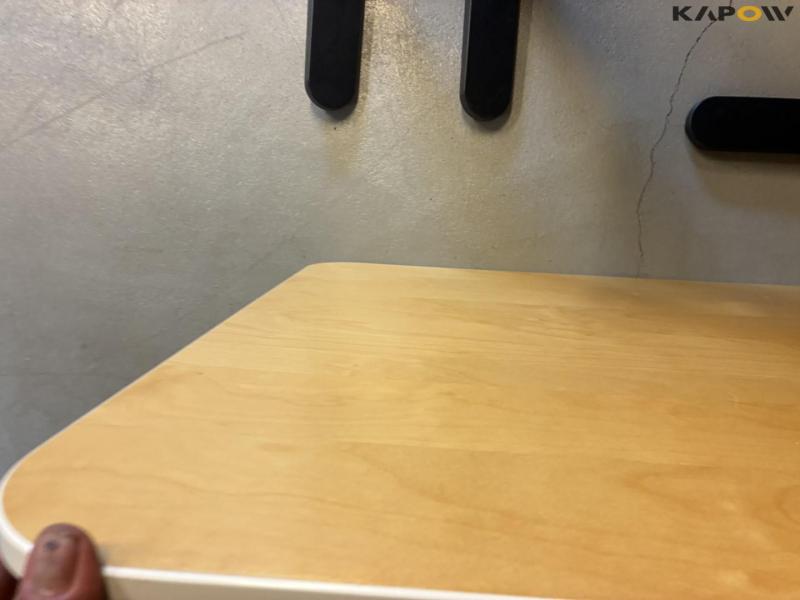 Raise and lower tables and whiteboards 21