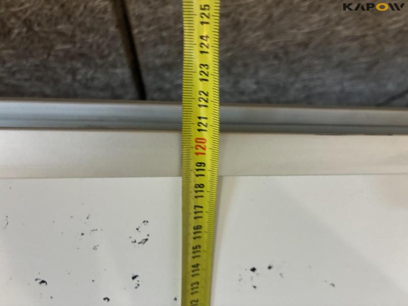 Raise and lower tables and whiteboards 32