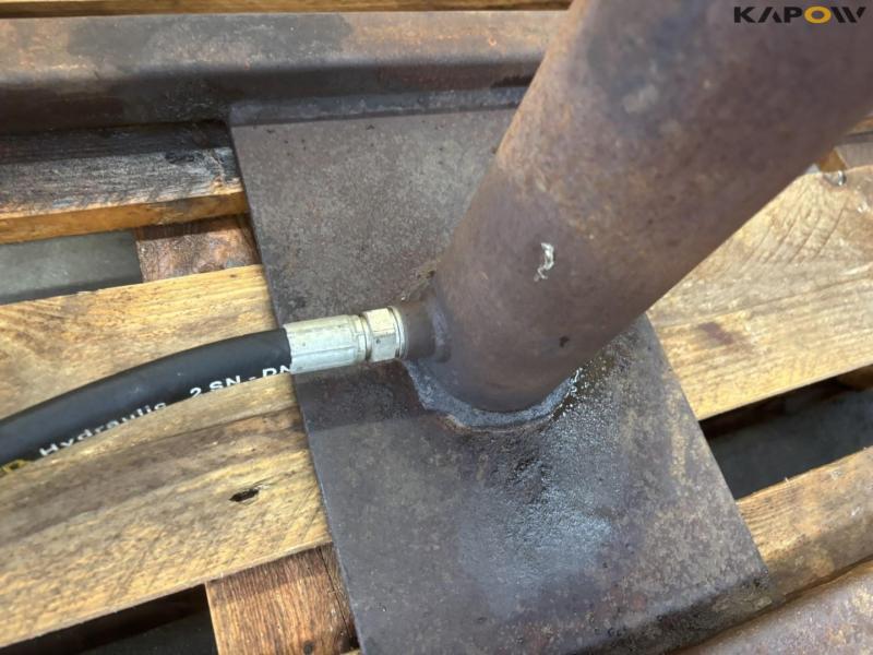 Raise/lower frame 10