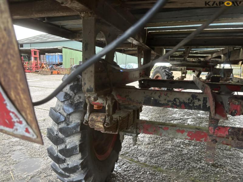 Straw/flat wagon 4 wheels 37