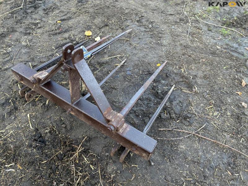 Straw handle for three-point hitch 5