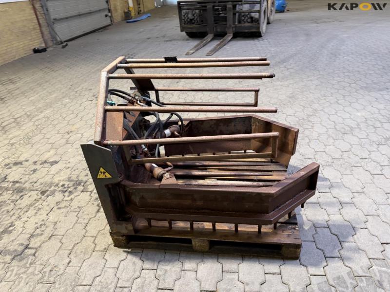 Straw collector with schäffer hitch 4