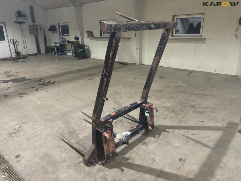 Straw spear with Euro hitch 6