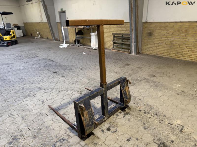 Straw spear with Euro hitch 7