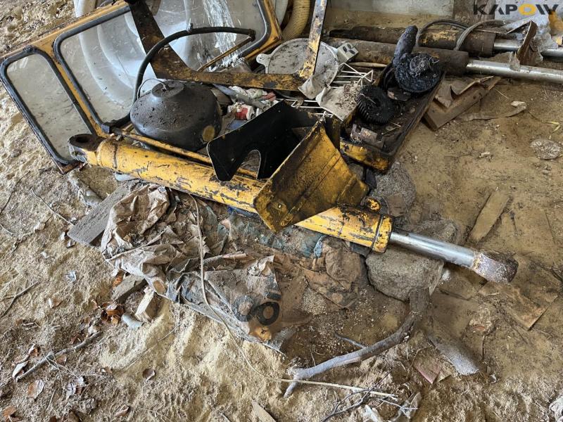 Hamjern 566 backhoe loader 39