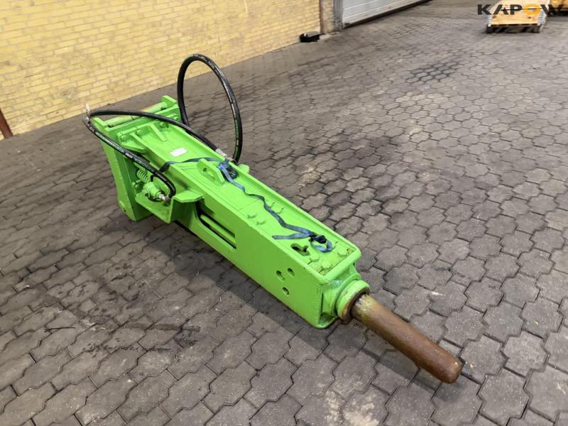 Hammer with S70 hitch 3