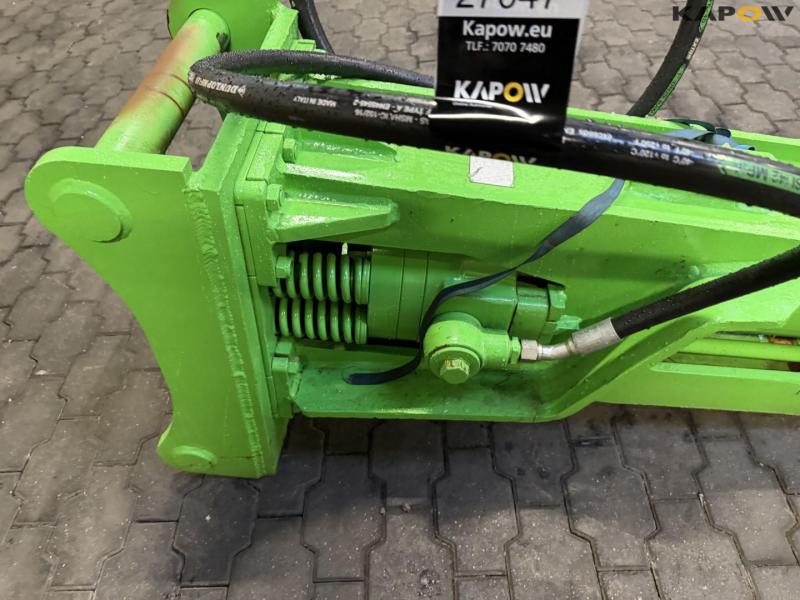 Hammer with S70 hitch 13