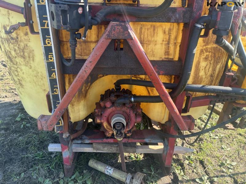 Hardi 1200 liter sprayer 23