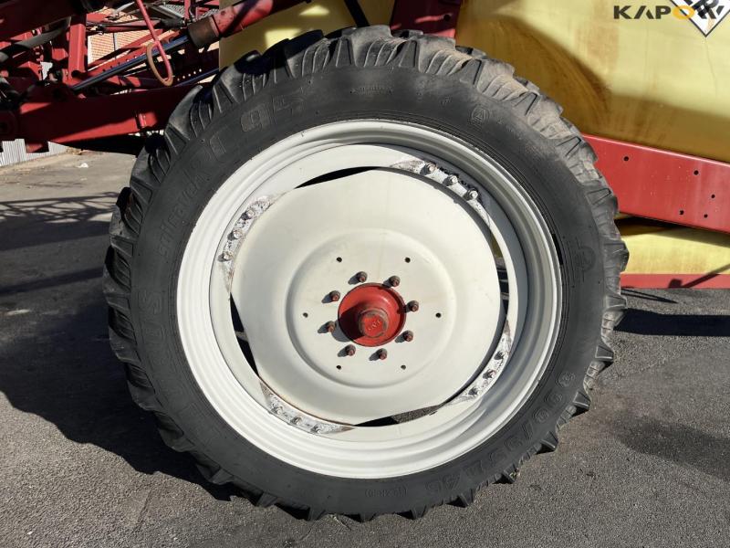 Hardi Commander 2800 trailer sprayer with 20 meter boom 25