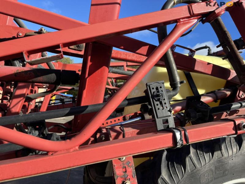 Hardi Commander 2800 trailer sprayer with 20 meter boom 33