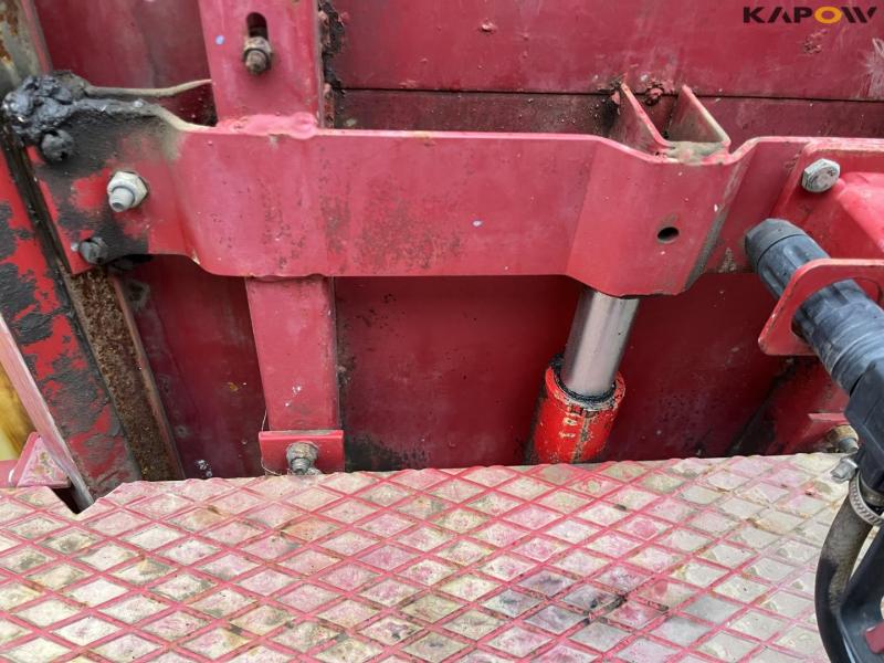 Hardi LX1000 sprayer with 12 meter boom 27