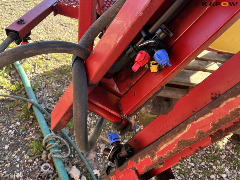 Hardi LXY 1000 sprøjte med 16 meter spredebom 22