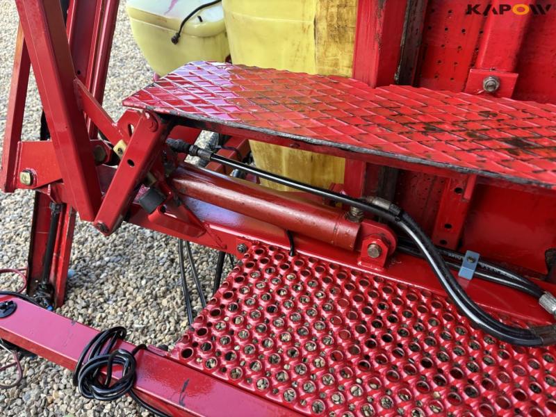 Hardi field sprayer 28