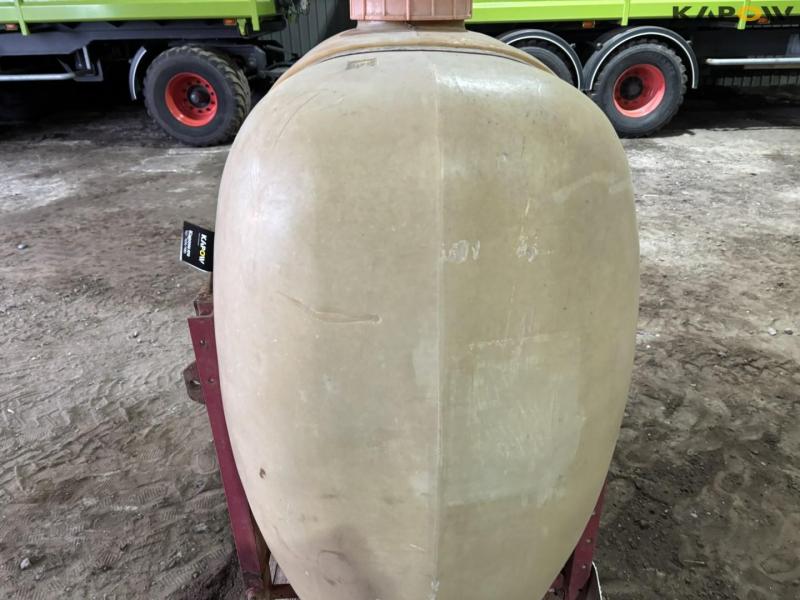 Hardi NK800 tank with hose 21