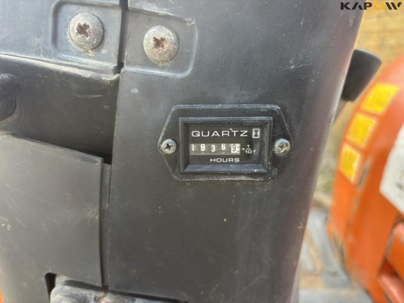 Hitachi Zaxis 10U-2 YSR mini excavator with buckets 44