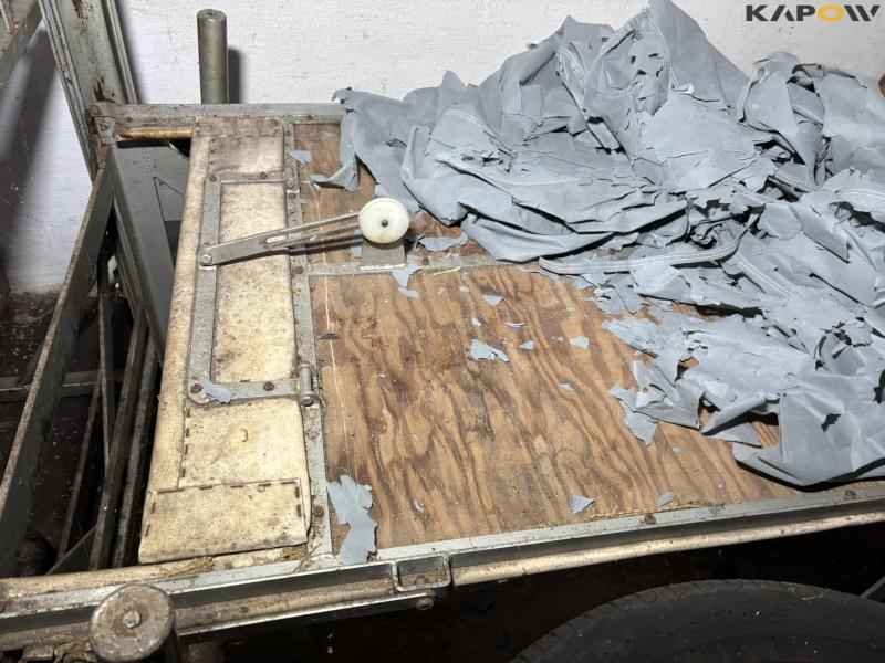 HC Jensen fruit sorting belt and table 8