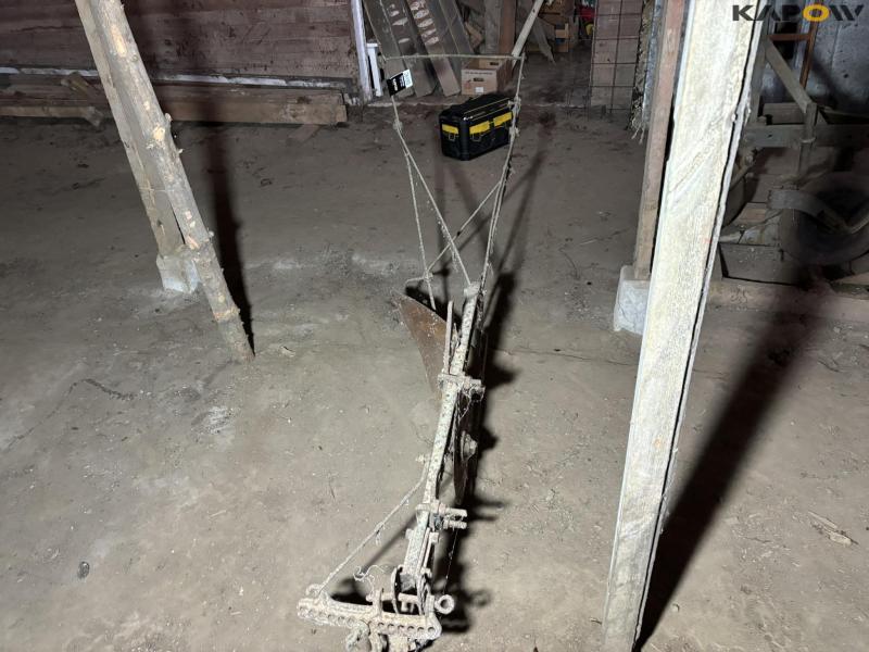 Horse plow 1