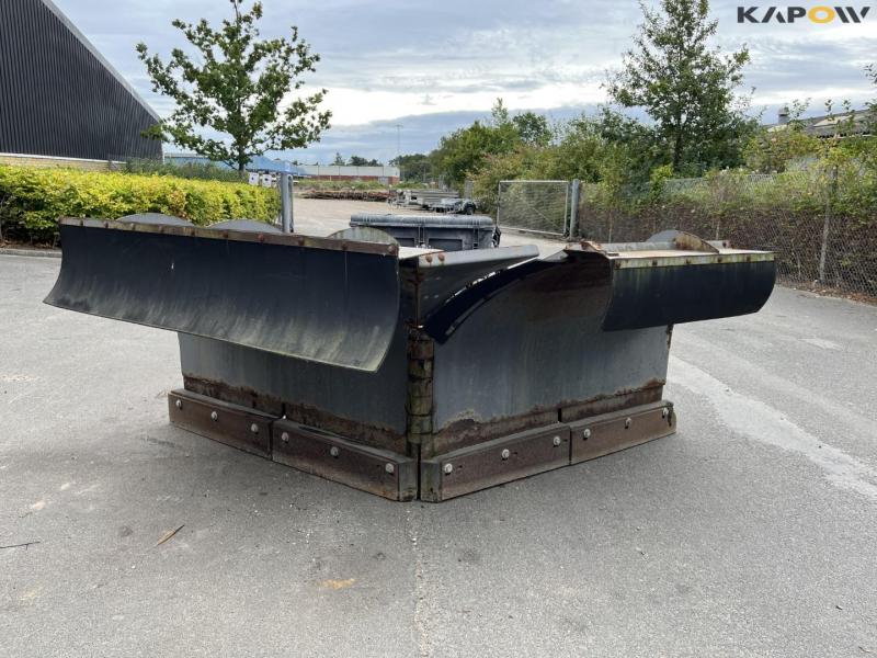 Hi Holms PV-3.2 pointed snow plow 2