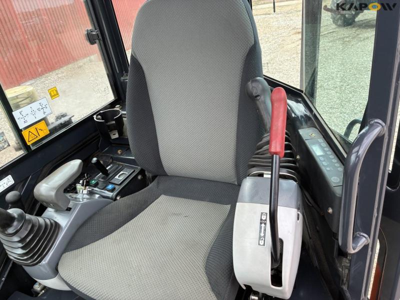Hitachi ZX26U-6 CR Mini Excavator 54