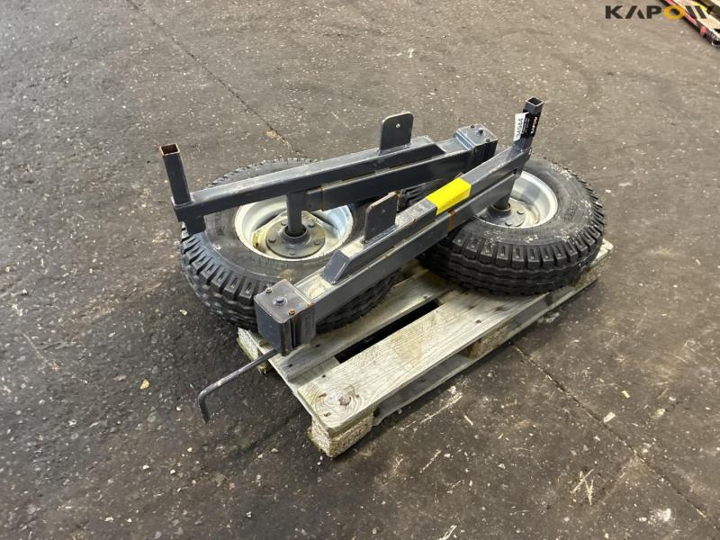 Wheels with hub and support legs 5