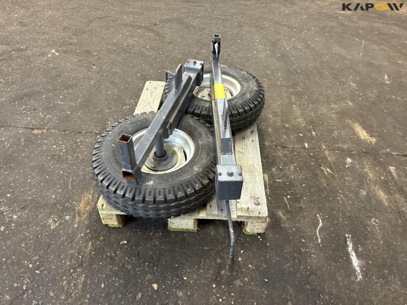 Wheels with hub and support legs 6
