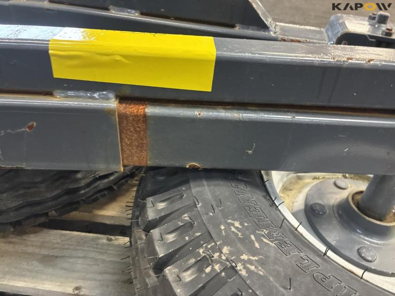 Wheels with hub and support legs 20