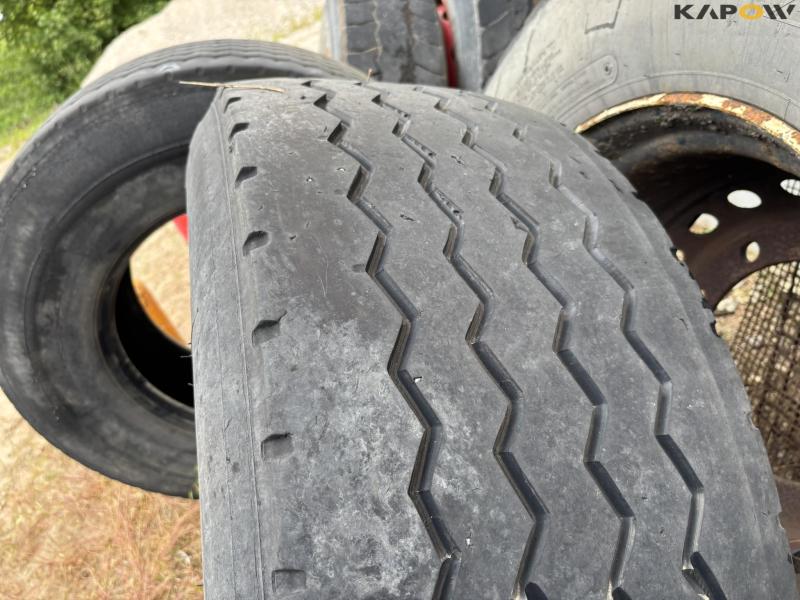 Wheels and tires 385/65-22.5 10