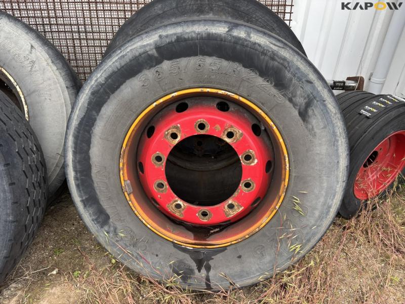 Wheels and tires 385/65-22.5 13