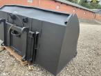 High-tip bucket with Volvo hitch 4