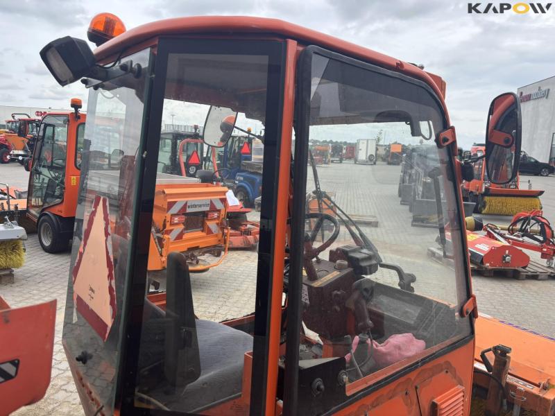 Holder C2 2.34 Basic with sweeper and salt spreader 33