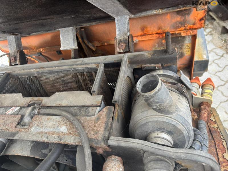 Holder C2 2.34 Basic with sweeper and salt spreader 67