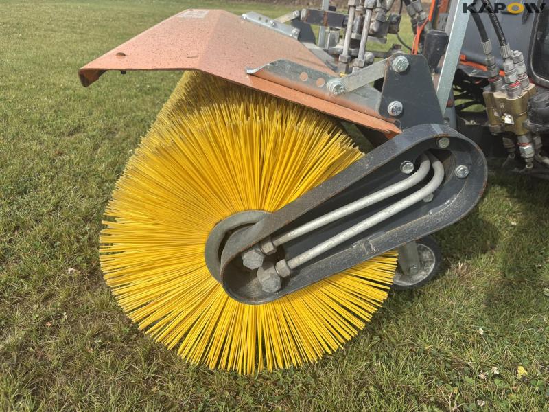 Holder X45 with sweeper and salt spreader 10